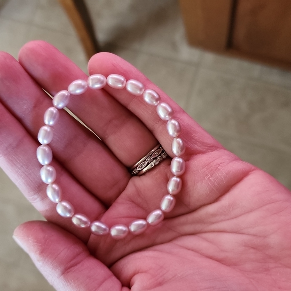 Honora Plum Pearl Strecth Bracelet